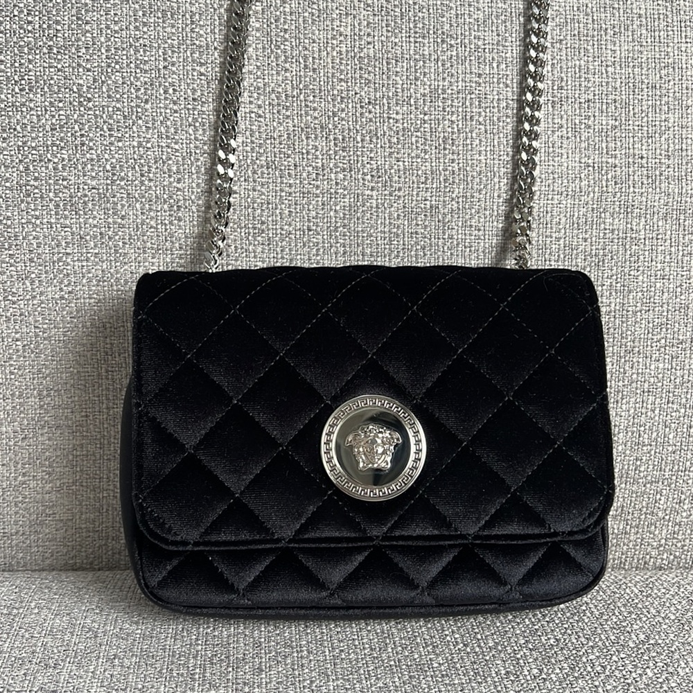 One day SALE!! Versace La Medusa icon velvet leather quilted crossbody bag NEW - Picture 3 of 9